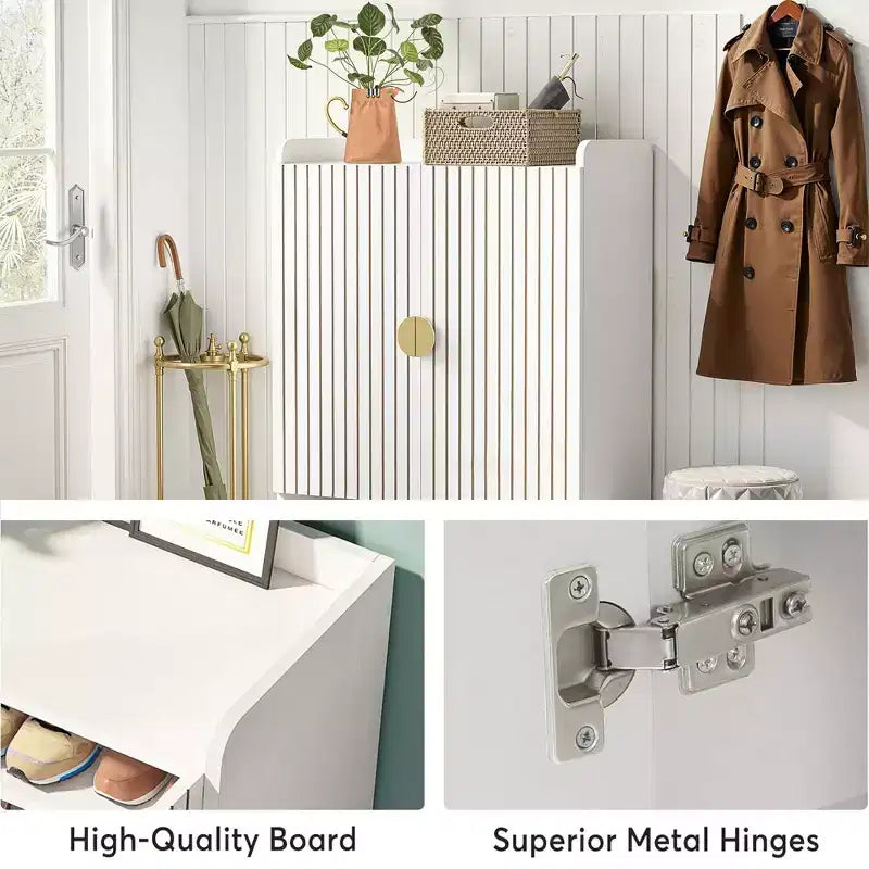 Meuble à chaussures 24 paires avec 7 niveaux et portes battantes – Finition bois blanc, accents dorés