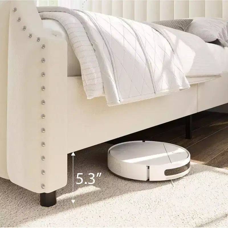 Lit plateforme Queen Velvet – Tête et pied de lit touffetés de 50,2 po, garniture cloutée, sans sommier