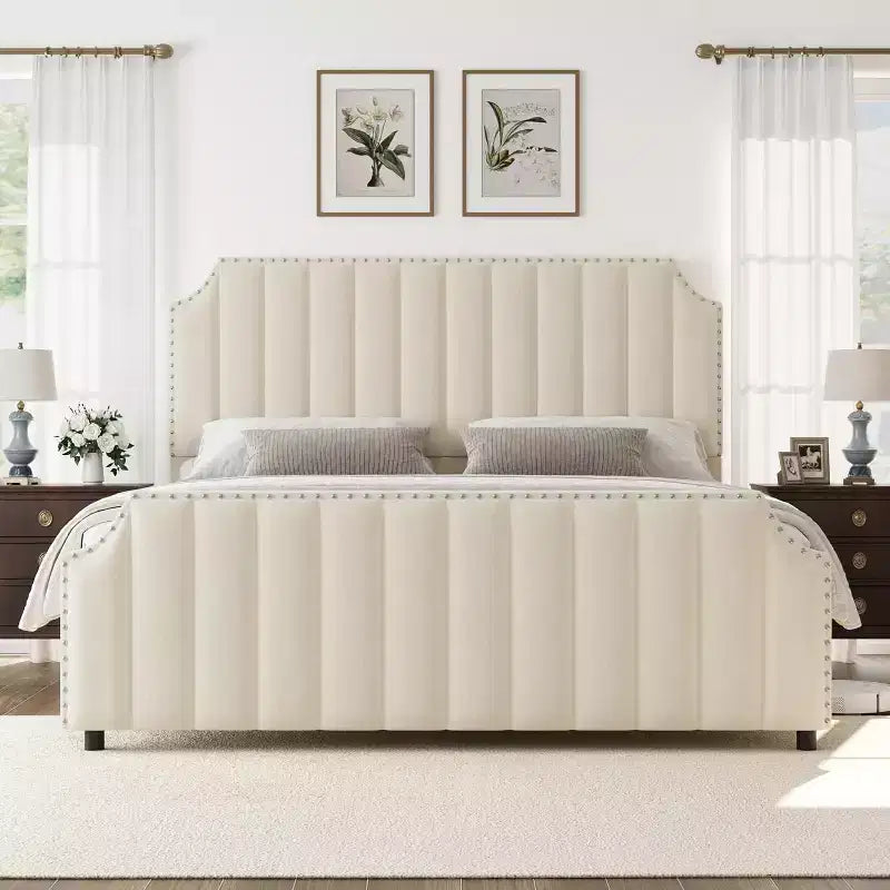 Lit plateforme Queen Velvet – Tête et pied de lit touffetés de 50,2 po, garniture cloutée, sans sommier