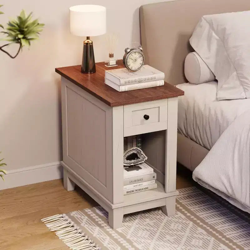 Lot de 2 tables d'appoint de style ferme avec station de recharge – Ports USB et prises secteur, tiroir