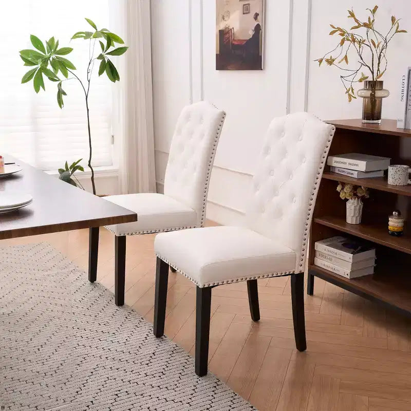 Lot de 2 chaises de salle à manger en similicuir – Dossier haut capitonné et garniture cloutée, 113 kg