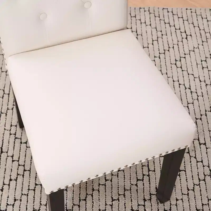 Lot de 2 chaises de salle à manger en similicuir – Dossier haut capitonné et garniture cloutée, 113 kg