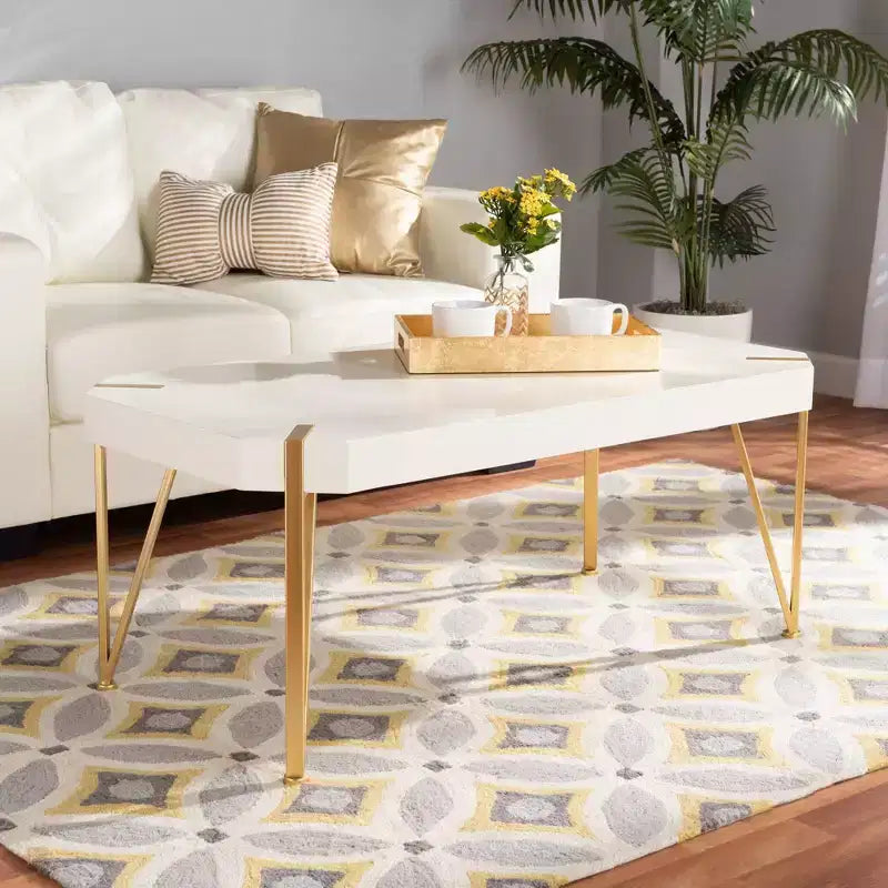 Table basse rectangulaire – Plateau en MDF blanc et pieds en métal doré brossé, 43,5"L x 18"H
