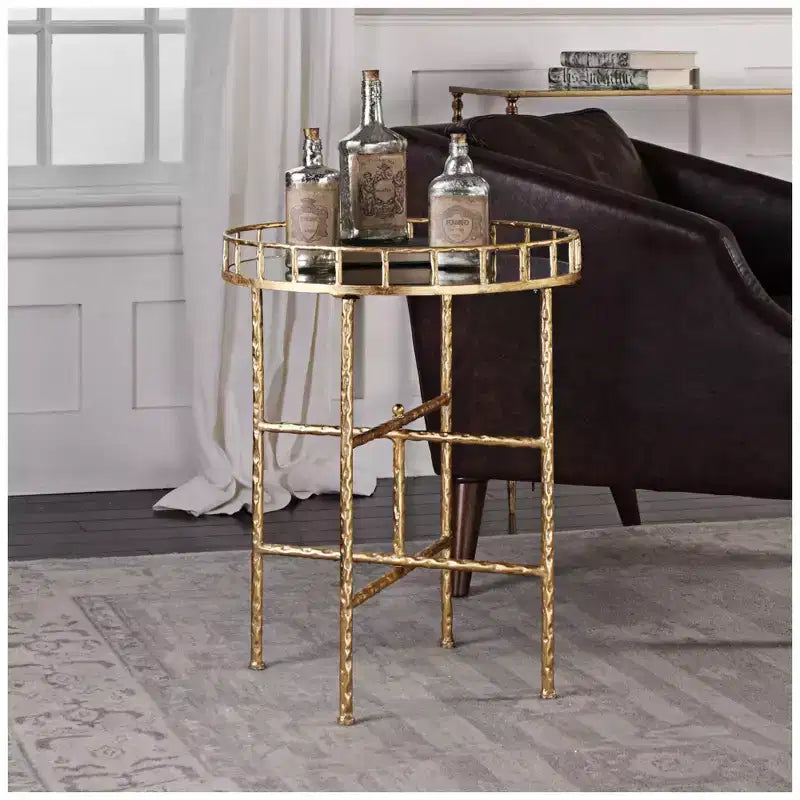 Table d'appoint ronde Glam – Base en feuille d'or et plateau miroir, 49,5 cm (L) x 65,4 cm (H)