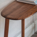 Console en noyer massif avec plateau en forme de coque de bateau