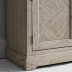 Buffet 2 portes, 3 tiroirs, incrustation de marqueterie et pieds fuseaux