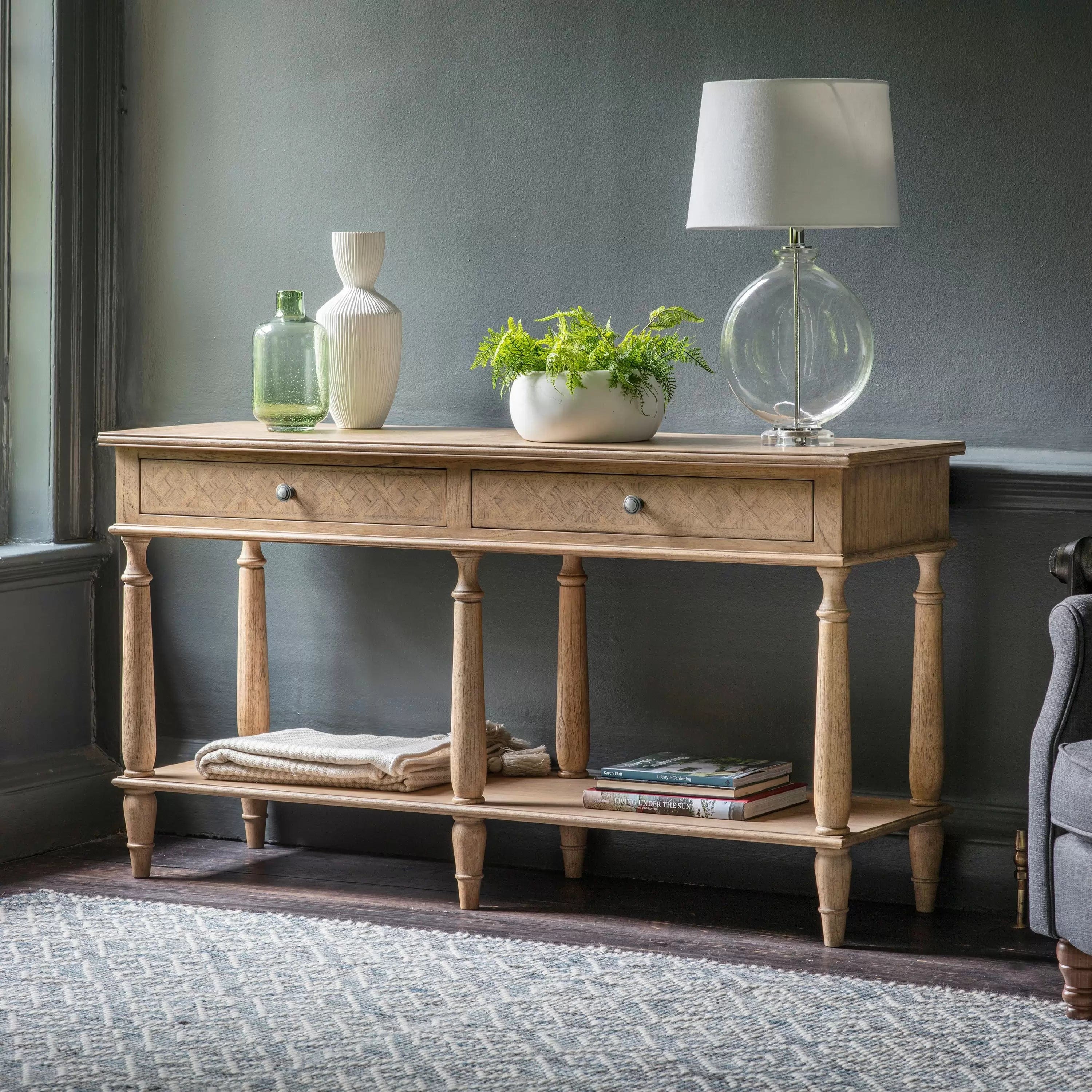 Console de chevet avec 2 tiroirs à incrustation en parquet et pieds tournés
