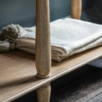 Console de chevet avec 2 tiroirs à incrustation en parquet et pieds tournés