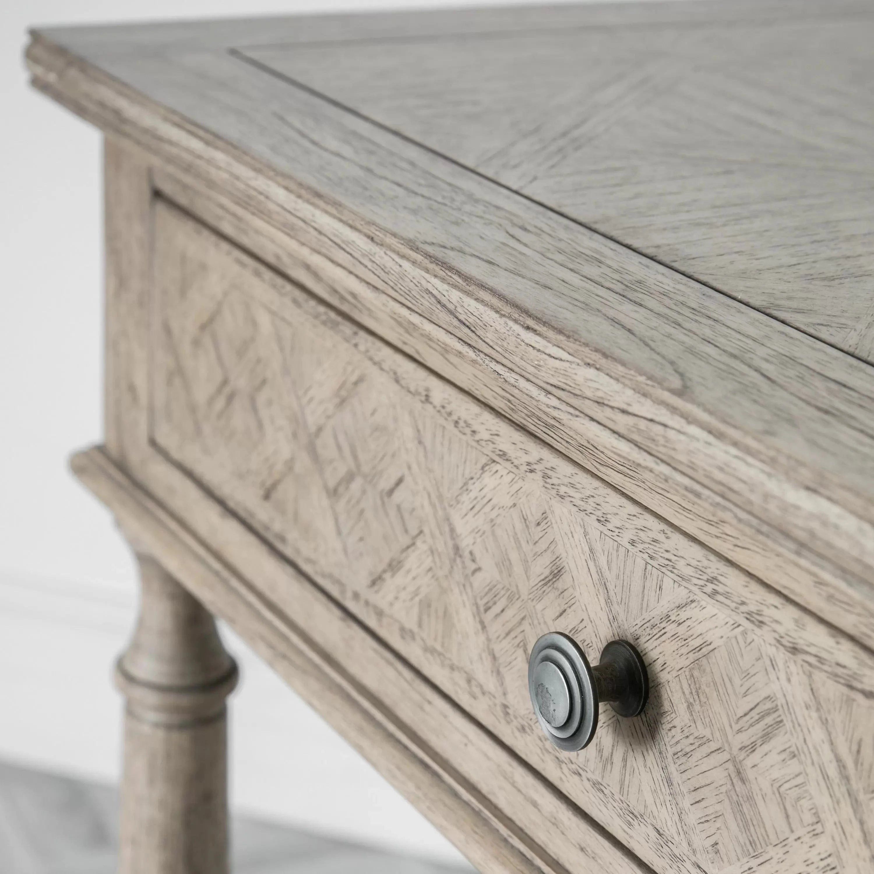 Console de chevet avec 2 tiroirs à incrustation en parquet et pieds tournés