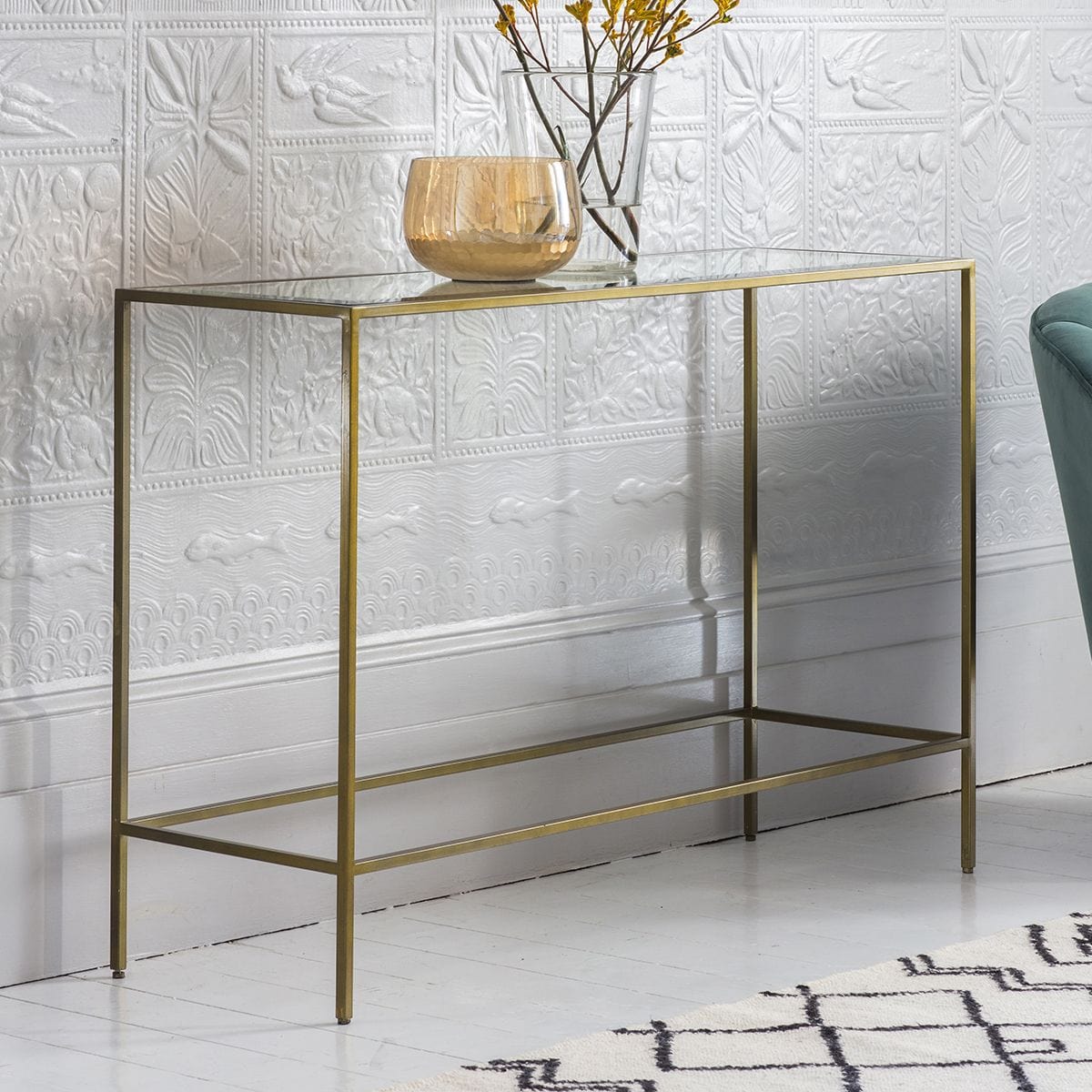 Console en métal bronze antique avec plateau en verre biseauté