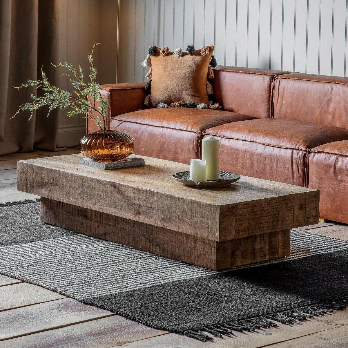 Table basse rustique en bois de manguier avec finition vieillie