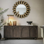 Buffet 4 portes en bois de manguier foncé avec motif en relief d'arches