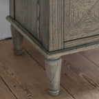 Table de chevet à 2 tiroirs avec incrustation en parquet et pieds tournés
