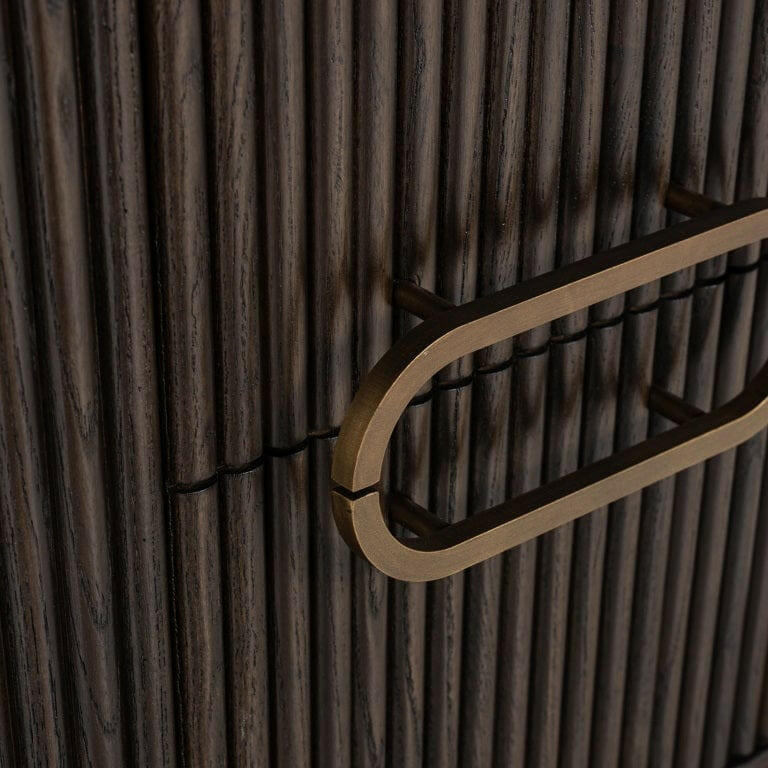 Armoire à 1 porte avec détails complexes et finition riche