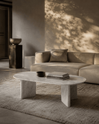 Table basse capsule en marbre blanc de Carrare