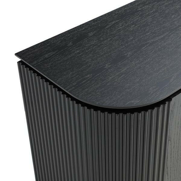 Armoire 2 portes en chêne noir mat avec pieds en laiton et étagères en 4 parties