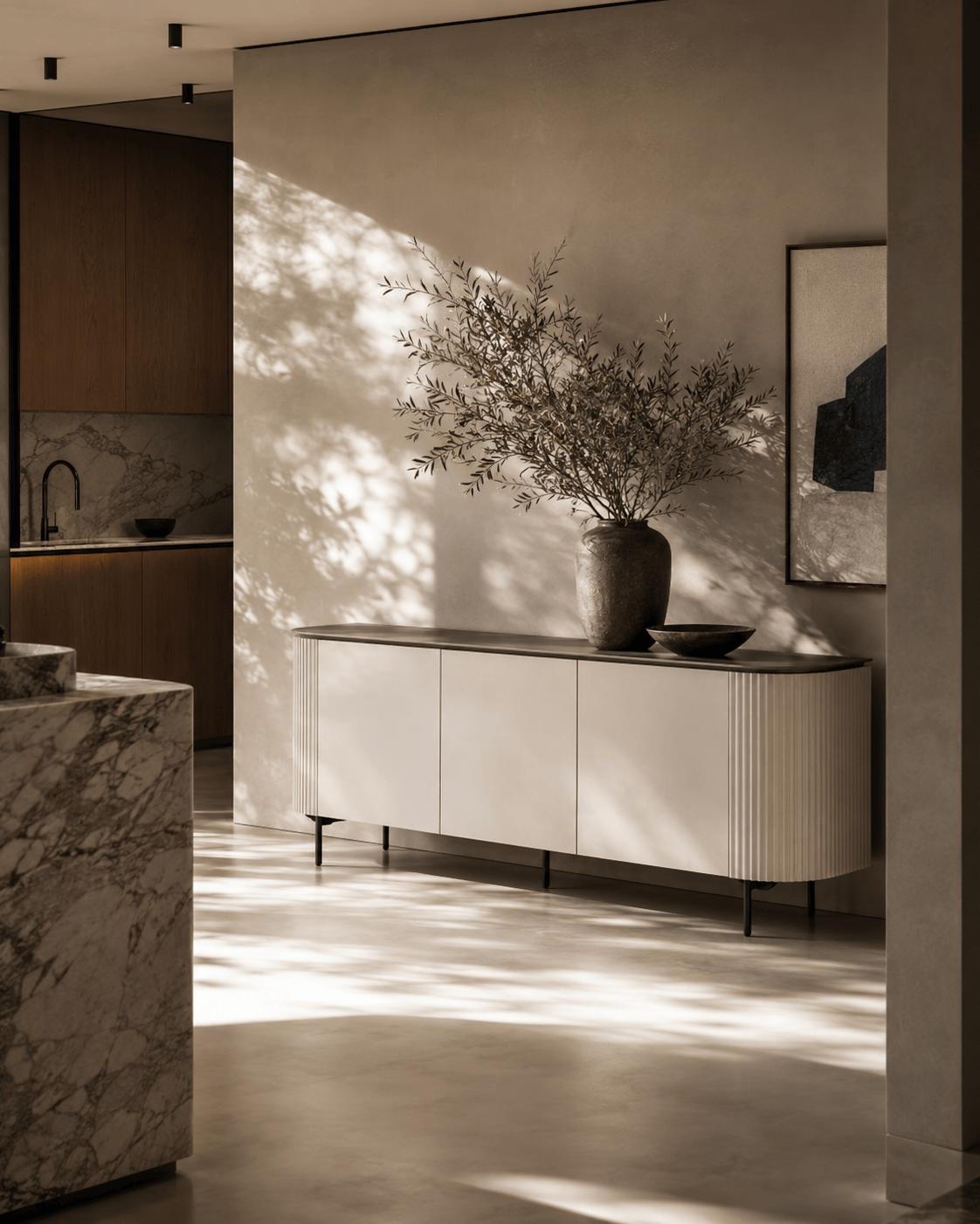 Buffet 3 portes laque beige mat avec plateau en verre et portes à fermeture amortie