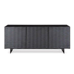 Buffet noir satiné mat avec façade décorative et pieds métalliques