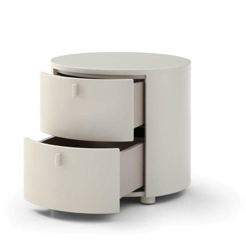 Table de chevet beige mat à bords arrondis avec tiroirs incurvés